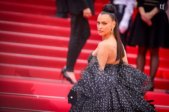 Irina Shayk livre un message fort sur l'acceptation de soi