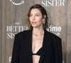 Charlize Theron, Sydney Sweeney, Jessica Biel... Elles sont nombreuses, les icônes hyper glam à s'être transformées pour un rôle. Des évolutions physiques souvent impressionnantes qui permettent également aux comédiennes en question de s'émanciper des stéréotypes auxquelles on les cantonne trop aisément.