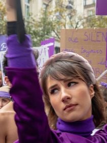 "Sérieux ?!", "Quel enfer" : cette humoriste très controversée sur France Inter ? Les internautes indignés appellent au "boycott"