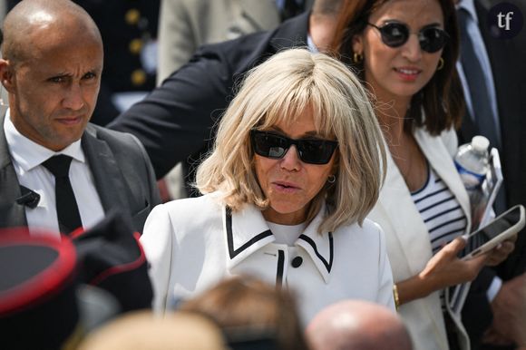 “C’est bien un homme !” : Victime de harcèlement transphobe, Brigitte Macron porte plainte avec Emmanuel Macron mais la haine et les fake news perdurent en ligne
