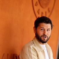 "Quel monde de malades" : ce célèbre animateur victime d'homophobie sur les réseaux sociaux après une violente tentative de cambriolage