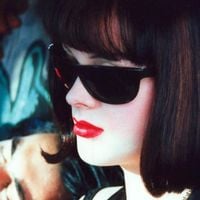 "Queer, trash, féministe" : le film le plus culte de Rose McGowan, porte-parole de #MeToo, est de retour en salles 30 ans plus tard, et c'est à vivre à Paris
