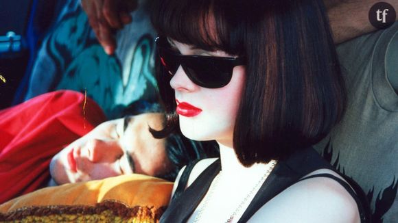 "Queer, trash, féministe" : le film le plus culte de Rose McGowan, porte-parole de #MeToo, est de retour en salles 30 ans plus tard, et c'est à vivre à Paris