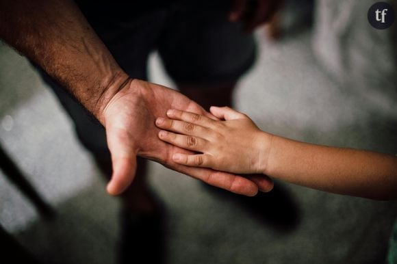 On ne le répète jamais assez : la clé d'une vie familiale sereine, c'est la communication. Au quotidien, on prend donc l'habitude de souligner à l'enfant ce qu'il a bien fait.