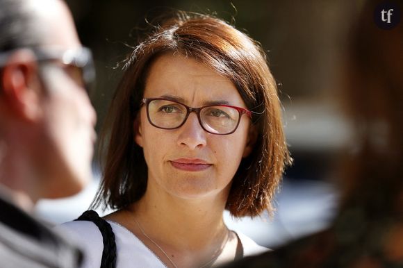 Un pouvoir qui se féminise, c'est aussi un pouvoir qui raisonne davantage en terme d'empathie. Cela rejoint l'idée "d'éthique du care" : de valorisation du soin, de l'attention accordée à l'autre, de la vulnérabilité, masculine et féminine. Une éthique qui tient à coeur de nombreuses militantes féministes, voyant là une forme nécessaire d'engagement