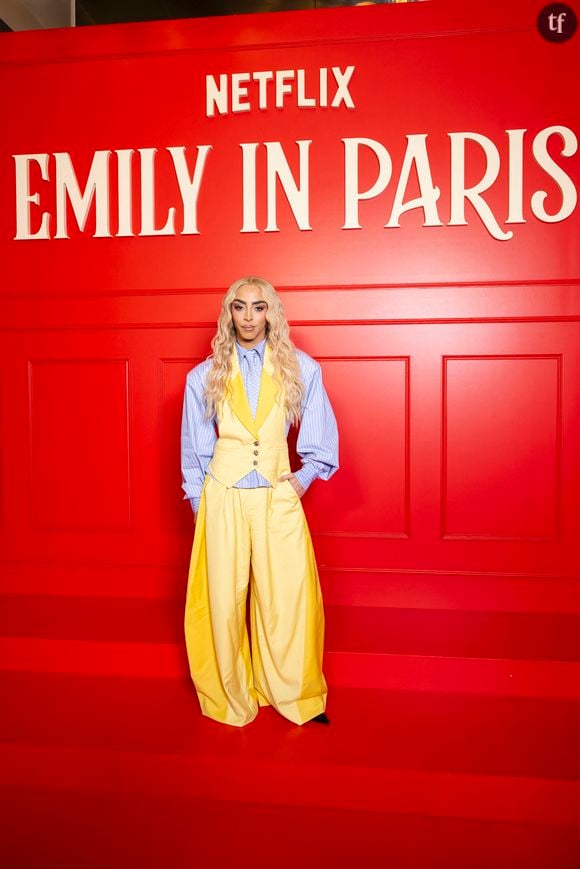 Le jeune chanteur s’est plu à décrire sa situation, et sa lutte au quotidien, face à Mehdi Maizi, sur les ondes de France Inter. L’énonçant ainsi : "Je sais qu'un homosexuel perruqué, maghrébin, qui veut faire de la pop excentrique à grande échelle, c'est possible !"

Actuellement à l’affiche de Nino dans la nuit, nouveau film d’auteur très next gen, où celui que l’on a pu voir en figure croquignolesque et fabuleuse dans Les reines du drame (un ovni queer), en revient à la comédie, Bilal Hassani souhaite que son exemple fasse office de source d’inspiration pour tous les jeunes hommes, et femmes, qui assistent à ses performances.