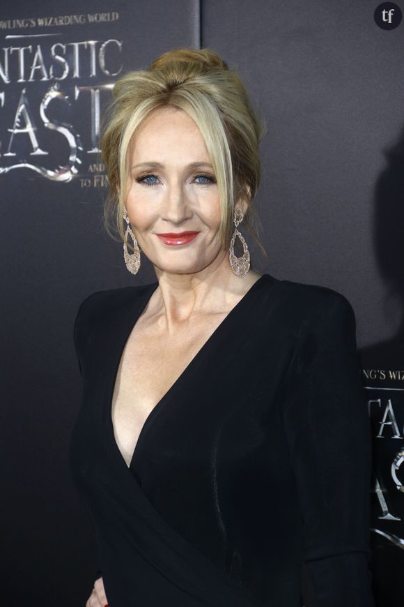 JK Rowling accuse la boxeuse Imane Khelif d'être un homme ? La médaillée d'or porte plainte contre elle !