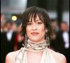 Elle est l'une des voix les plus féministes des années 90, aux côtés de Fiona Apple, Meredith Brooks... Aujourd'hui, cette chanteuse culte aux nombreux hits revient sur le sexisme de l'industrie. Sans ironie.