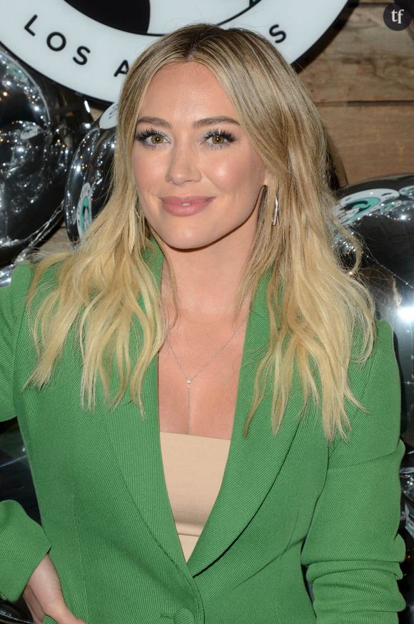 Hilary Duff est enfin de retour à la chanson avec un son particulièrement libérateur et explicite. Il y est question de plaisir au féminin et de "giving a head", expression plutôt exempte de mystère. Et la tournure très sexuelle de cette ritournelle fait polémique. 

Pourquoi ?