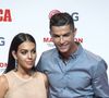 "Mais c'est pas une bague !" : Georgina (enfin) fiancée à Cristiano Ronaldo, sa bague de fiançailles fait le buzz