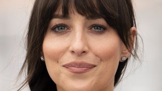 "C'est la plus belle actrice", "Sublime" : Dakota Johnson ose un look "sidérant" sur le tapis rouge aux côtés d'un sex symbol sulfureux