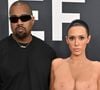 "Nue en public, partout" : en tenue d'Eve, Bianca Censori s'exprime enfin sur ses tenues sulfureuses et son couple "hyper toxique" avec Kanye West
