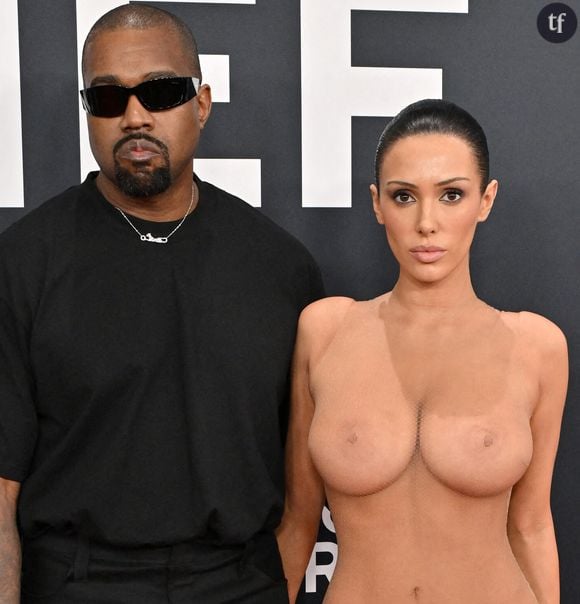 "Nue en public, partout" : en tenue d'Eve, Bianca Censori s'exprime enfin sur ses tenues sulfureuses et son couple "hyper toxique" avec Kanye West