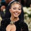 "Elle n'est pas du tout dans le thème de la soirée" : la tenue de Sydney Sweeney au MET Gala suscite la controverse