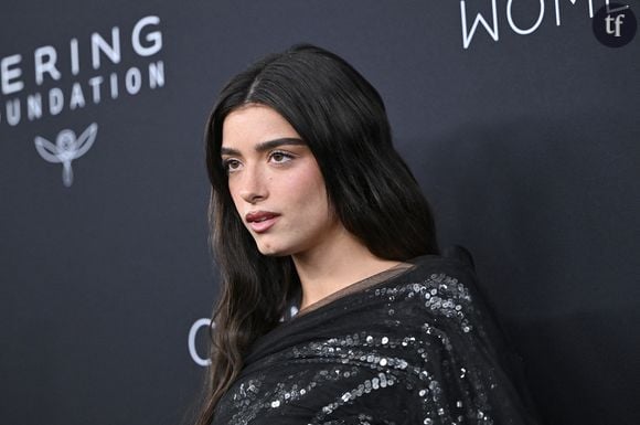 Invitée lors de la soirée "Vanity Fair Oscar Party 2025" le 26 février, une jeune chanteuse et influenceuse aux millions d'abonnés s'est faite remarquée.