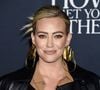 Les haters. s'en sont pris... A son visage. Qu'ils disent "ravagé" par le Botox. Un cas édifiant de "Botox shaming" à l'encontre de Hilary Duff : cette flopée de remarques sexistes visant à faire culpabiliser les femmes, et surtout les célébrités, ayant eu recours à des injections ou à des opérations de chirurgie esthétique. Par chez nous, Audrey Fleurot en fait les frais.
