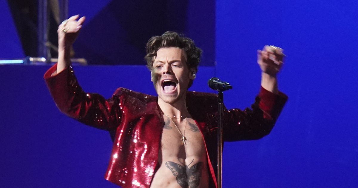 Harry Styles: This 22-year-old singer is so cute