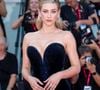 Un échange sororal et très libre partagé et abondamment commenté sur la plateforme TikTok voit Lili Reinhart évoquer le manque de confiance en soi des célébrités et leur rapport au corps, à leur physique, à leur propre image.