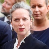 Bravo les lesbiennes : Lucie Castets fait rayonner la visibilité lesbienne en Une de Têtu