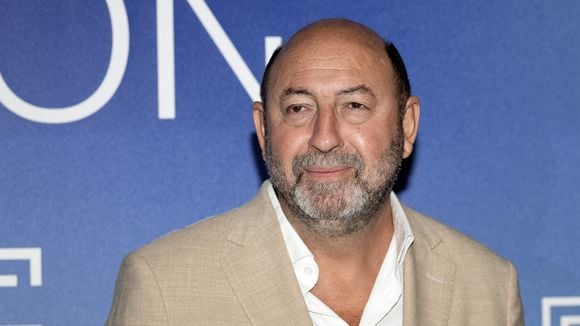 “L’argent rend beau”, “la belle et la bête” : Kad Merad critiqué sur son physique, les misogynes accusent sa compagne d’être vénale