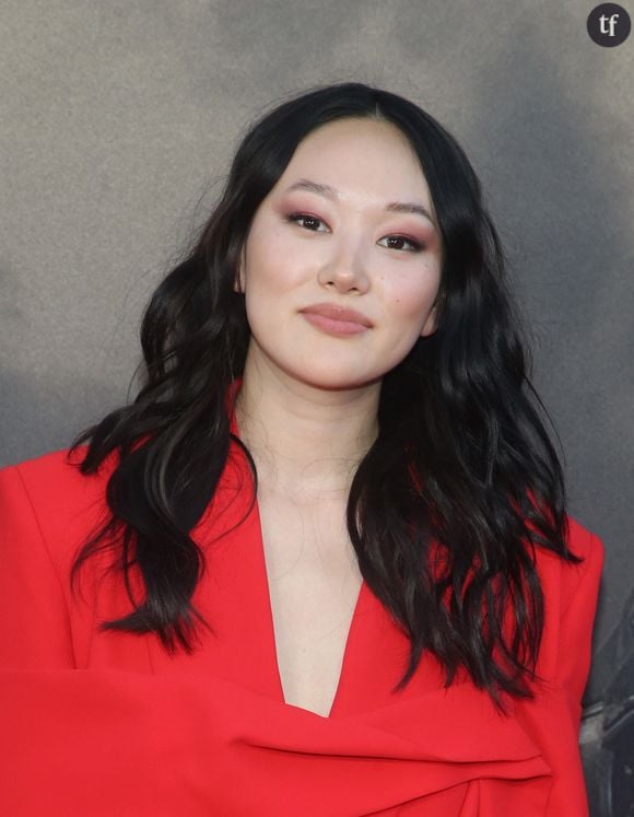 Superstar des Chroniques de Bridgerton, cette actrice emblématique qu'est l'encore méconnue Yerin Ha ose la tenue la plus sulfureuse de l'univers fashion.