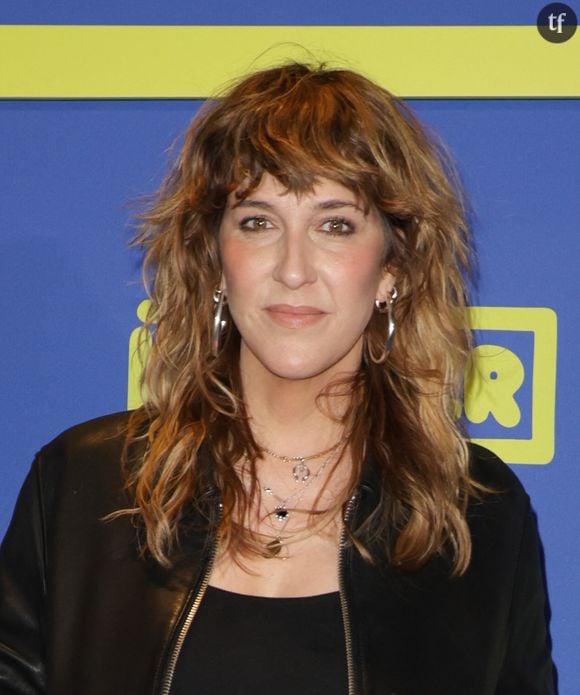 "Rentrée cérébrale, tenue minimale.", dit-elle avec humour et désinvolture. CQFD.