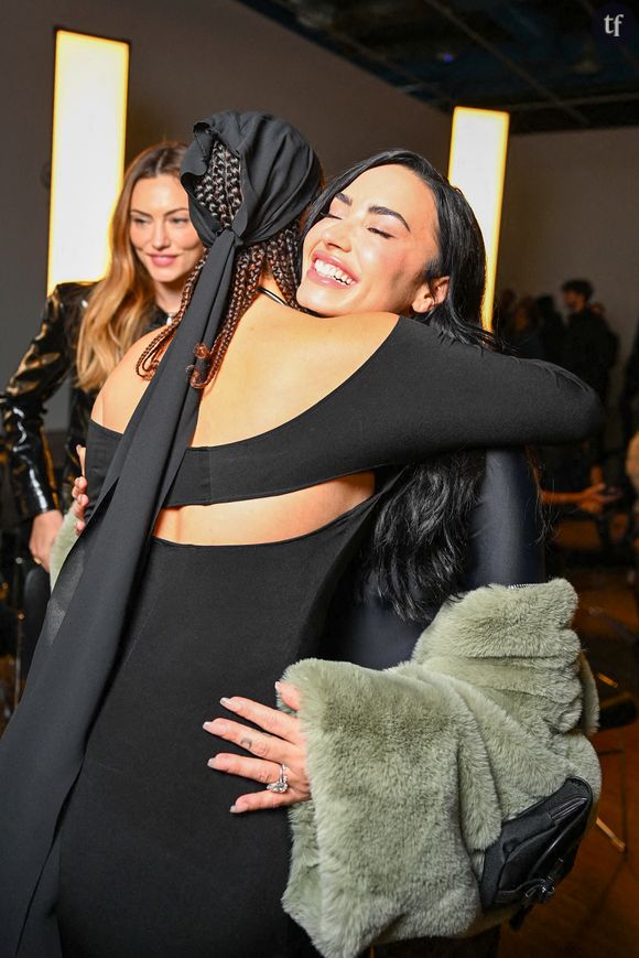 Demi Lovato s'est dévoilée en body à la Fashion Week. Demi Lovato était effectivement bien visible, et des plus flashées par les appareils des journalistes mode, au photocall du défilé Messika Collection Femme Prêt-à-Porter Printemps/Eté 2026 lors de la Fashion Week de Paris (PFW), au Musée des Arts décoratifs, à Paris.