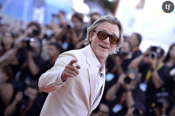 Elles redoublent d'entrain et d'engouement, les réactions à cet inédit teaser qui témoigne d'une certaine ambition : interprètes métamorphosés, ludisme et frissons, glamour à tous les étages. Sur Instagram, francophones comme aficionados issus du pays de Sherlock Holmes ne cachent pas leur euphorie. On les comprend volontiers.