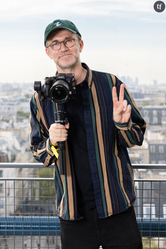 L'érudit Loic Prigent, qui a tout connu sur le terrain, relate : "La mode, un milieu misogyne ? Ah oui, de fou. La mode a carrément un problème avec l'humanité. Là-bas, on se fout de tes traumas. Les homosexuels ont un gros problème de misogynie dans la mode". 

"Mais pas seulement. Même les femmes sont misogynes dans la mode. Dans des maisons dirigées par des femmes, où les femmes occupent tous les hauts postes relatifs, et bien il y a beaucoup de misogynie entre elles. La mode se fout de tes psychoses, de tes blessures, ils veulent juste te sculpter dans le marbre."