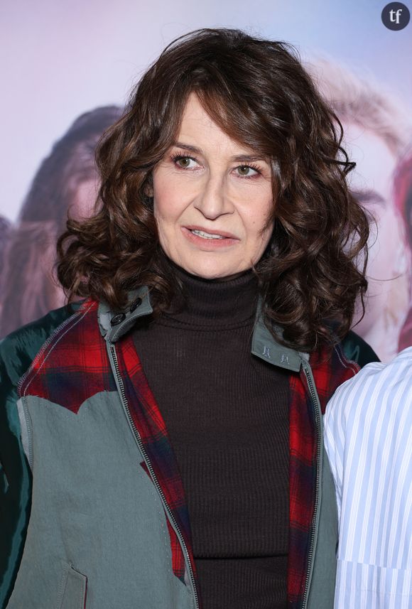 "Une beauté si décalée" : Valérie Lemercier pose nue dans une baignoire sur ces photos sexy "qui font du bien"