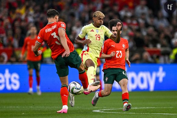 Sur les réseaux sociaux, les internautes sont nombreux à s'inquiéter pour le jeune joueur de foot.
