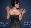 "Quelle reine", "Sublime", "si beau de s'assumer ainsi" : Salma Hayek reine du silver age ? Le sex symbol flamboie sur le tapis rouge