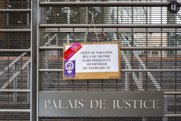 En 2022, l'ex ministre de l'Egalité espagnole Irene Montero annonçait fièrement l'adoption de la loi "Seul un oui est un oui", exigeant noir sur blanc "l'obligation d'un consentement explicite" dans le cadre des relations sexuelles, et qui exige donc une modification du code pénal espagnol.