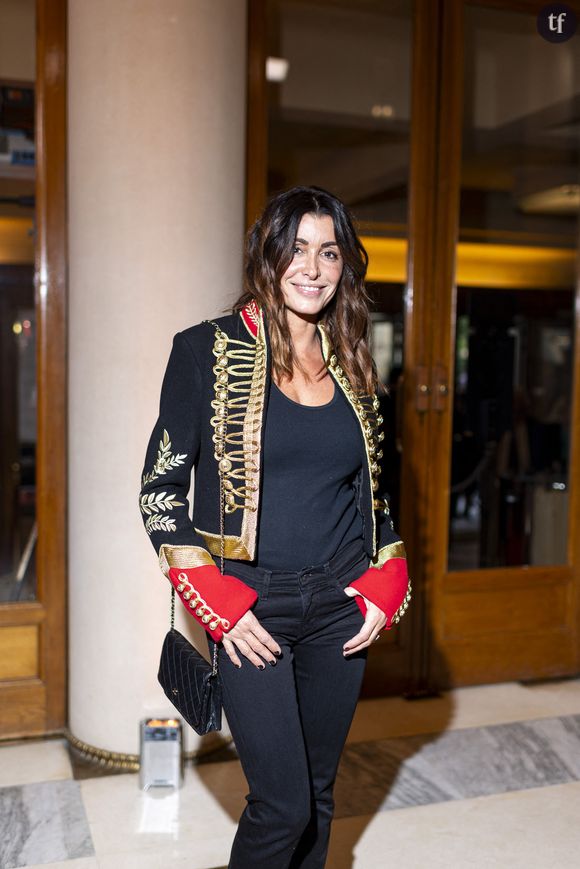 Interprète iconique de Au soleil et du plus méconnu Je danse (recommandé), Jenifer Bartoli  n'échappe jamais au body et au slut shaming. A savoir que ses tenues comme son apparence en général éveillent la curiosité déplacée et les commentaires malvenus de parfaits sagouins.