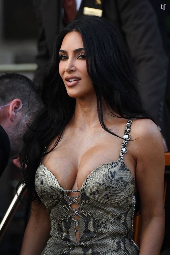 Kim Kardashian sous un tout nouveau jour ! La superstar dévoile un visage inédit sur ces photos de Vogue et d’aucuns voient déjà en elle la Marilyn d’Instagram. C’est très sérieux.