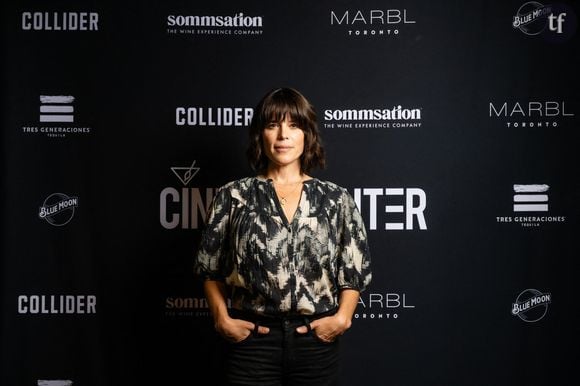 Et Neve Campbell de fustiger de nouveau sur le plateau de notre Quotidien national, présenté par Yann Barthès : "Si j'avais été un homme j'aurais été payé bien plus dès le début...".