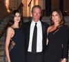 Bras dessus bras dessous, le couple pose pieds nus dans le sable, dans un décor paradisiaque. En légende de sa publication, Cindy Crawford a tenu à faire une belle déclaration à sa moitié : "Joyeux anniversaire @randegerber. 27 ans avec cet homme incroyable ! Je me sens bénie de t'avoir à mes côtés pour tous les hauts et les bas que la vie apporte." Elle poursuit son tendre message : "Je suis reconnaissante de ta force et ta protection envers moi et @presleygerber et @kaiagerber. Espérons que ça ne soit que le début ! Je t’aime".