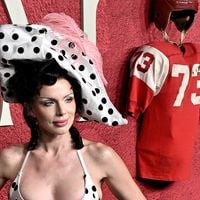 "On dirait qu'elle a 53 ans" : cette actrice américaine ose un look audacieux et subit les critiques en ligne