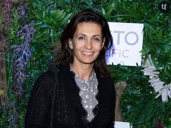 Adeline Blondieau évoque sans filtre la misogynie subie quand était en couple avec Johnny. De la part de la presse.

Elle poursuit auprès de Elsa Wolinski, dont l'écoute est très sororale : "C'était la première vague de violences subie de ma vie. Et au final quand j'ai divorcé on a cru que j'étais pleine de fric mais pas du tout : j'ai fait de la télé car je n'avais pas d'argent. Les gens me crachaient dessus quand j'étais avec Johnny. Ils me disaient que c'était forcément moi qui avais un problème. Tout ce sexisme j'ai dû y survivre, je n'avais pas le choix"