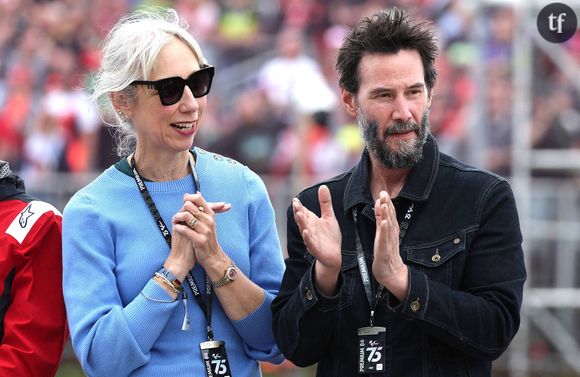 “C’est sa mère”, “non c’est juste une vraie femme” : Keanu Reeves heureux en couple, sa compagne divise violemment les fans