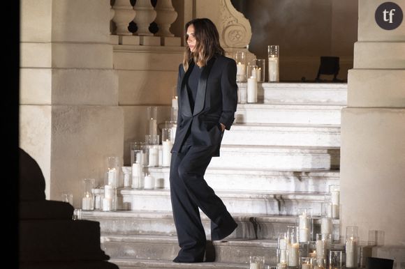 L'adolescente de 13 ans accompagnait sa mère lors de la cérémonie de remise des prix des femmes de l'année 2024 du Harper's Bazaar, le 5 novembre. Victoria Beckham y recevait le prix de la "meilleure entrepreneure de l'année". Une récompense qui lui a été remise par sa fille.