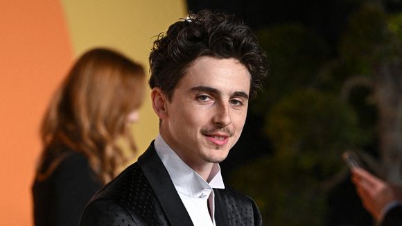 "Pire choix possible", "pas de muscles" : Timothée Chalamet en espion culte et (super) sexy ? Les internautes sont en PLS
