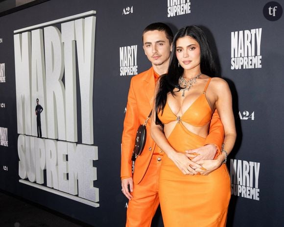 "Plus sexy que jamais" : Kylie Jenner pose en bikini pour fêter la nouvelle année et les misogynes dénoncent une "culture du vide"