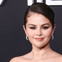 Selena Gomez en a marre de porter une gaine sous ses tenues, et ses fans réagissent