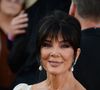 Kris Jenner rajeunie
À presque 70 ans, la doyenne du clan Kardashian paraît plusieurs décennies de moins, et ressemble de plus en plus à ses cinq filles. Son nouveau visage ultra-lisse et ses pommettes rehaussées ont affolé la toile en mai dernier. "J’ai cru que c’était sa fille", "Qui est ton chirurgien ?" À chaque nouvelle apparition ou photos publiées sur son compte Instagram, les commentaires sur sa transformation fusent. Et force est de constater que la star affiche une apparence rajeunie. Kris leur a rapidement dévoilé son secret : le docteur Steven M. Levine, un médecin basé à New York, le "maestro du lifting".
Pictured: Kriss Jenner