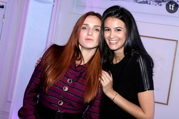 "Je ne suis pas très bon en date, je le deviens au bout du troisième rendez-vous. Je ne suis pas très Pont des Arts ou musée pour un date, en revanche un thermos de thé, une chaise pliante, devant une bonne téléréalité, et on se met en cuillère juste après, je suis ravie.", témoigne dans un premier temps et avec un sens du twist ending la chroniqueuse de Quotidien.