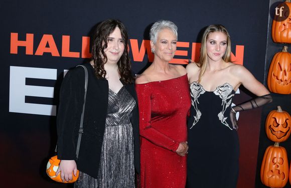 "Internet a réagi comme s'il venait de découvrir que les femmes de plus de 60 ans étaient toujours en vie, dynamiques et, oui, sexy. Mais voilà la vérité  : les femmes n'ont pas de date de péremption. Nous ne disparaissons pas dans l'ombre. Nous ne cessons pas d'être des êtres sexuels. À TOUT âge, comme Jamie Lee Curtis. Alors peut-être que le « choc » n'est pas du tout le décolleté… peut-être est-ce la peur de la société envers les femmes qui refusent de disparaître".