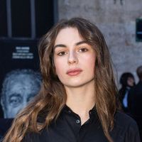 "Elle a basculé dans le côté obscur" : tenue sexy et danse sensuelle, cette chanteuse française se fait clasher après son concert