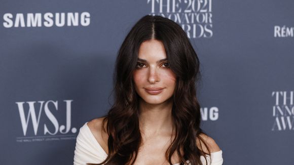 "Merci EmRata" : Emily Ratajkowski, ex "mauvaise féministe" hyper controversée, enfin célébrée pour ses prises de position politiques ?