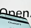 "Chat GPT m'a également diagnostiqué un cancer du sein avant même que je ne reçoive le diagnostic", affirme en retour une ex patiente. Chat GPT, c'est cet outil conversationnel d'intelligence artificielle de plus en plus perfectionné ces deux dernières années, qui parvient à dialoguer avec ses utilisateurs humains, éclaircir des questions, partager des informations factuelles, des recommandations... Souvent justes, même s'il n'a pas la science infuse.